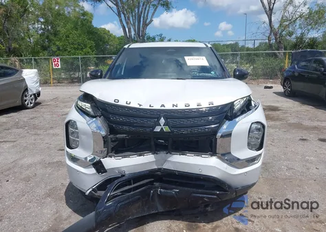 2022 Mitsubishi Outlander Black Edition 2Wd/Se 2.5 2Wd/Se Launch Edition 2Wd from USA, damaged, VIN JA4J3UA85NZ055855